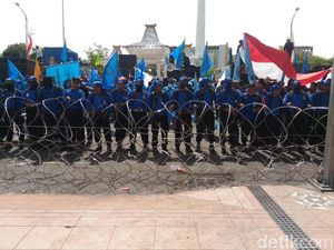 Buruh Tolak Kenaikan Upah 8% Tahun Depan Buruh Tolak Kenaikan Upah 8% Tahun Depan