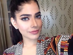 Pakai Pembalut untuk Merias Mata, Makeup Artist Ini Jadi Kontroversi