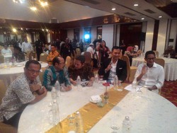 Ahok Tak Hadir, Agus dan Sandiaga Kompak Teken Janji Good Governance