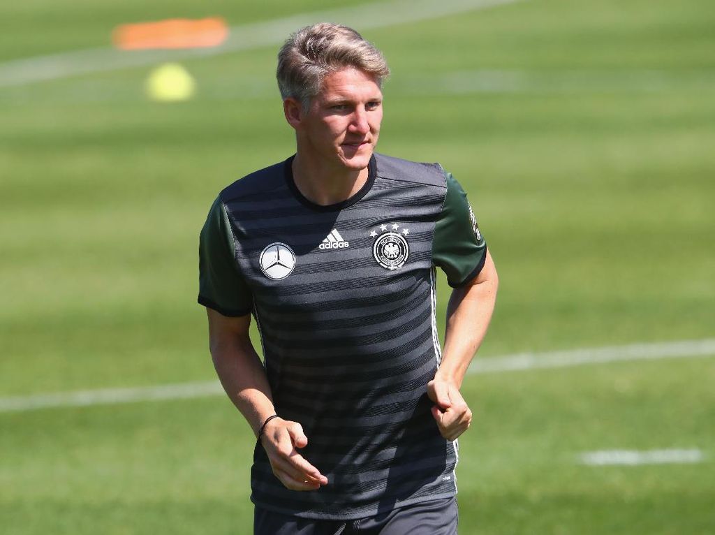Sudah Berlatih dengan Tim Utama, Schweinsteiger Diminta Tetap Tinggalkan MU