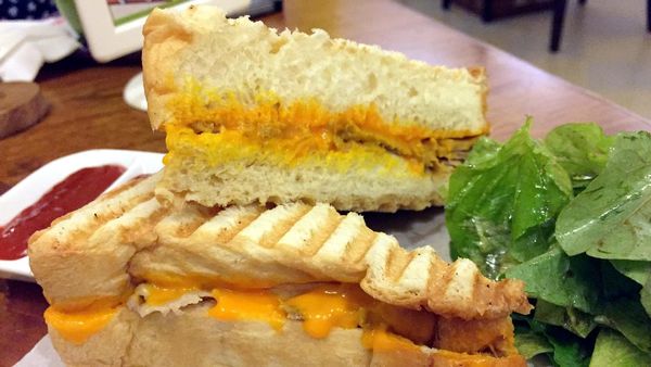 Di Resto Prancis Ini Ada Escargot dan Sandwich Daging Keju Berharga Ekonomis