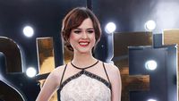 Cut Meyriska Lebih Fresh dengan Rambut Pendek