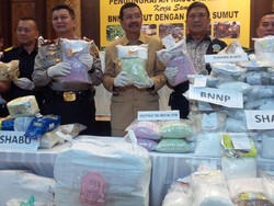 BNNP Sumut Ungkap Penyelundupan 85 Kg Sabu dan 50 Ribu Ekstasi di Jeriken