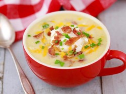 Yuk, Hangatkan Tubuh dengan Sup Krim Kentang yang Creamy Buatan Sendiri!