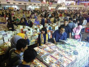 1 Juta Buku Terjual Selama 12 Hari, Wagub Gus Ipul: Minat Baca Warga Jatim Tinggi