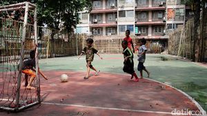 Satu Siang di Rusun Benhil