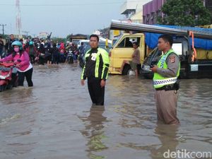 Bandung-Garut Terputus, Dua Arah Macet Sepanjang 5 Km Bandung-Garut Terputus, Dua Arah Macet Sepanjang 5 Km