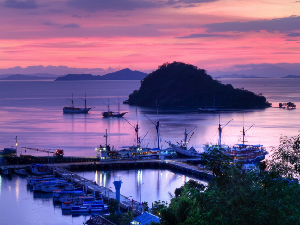 Menpar Arief Puji Gerak Cepat Kemenhub Sulap Labuan Bajo