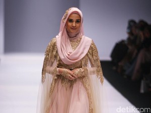 2 Selebriti Ini Berikan Tips Hijab Yang Nyaman Dikala Pergi Dengan Anak