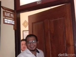 Polisi Gerebek Istri saat Bersama Pria Lain di Dalam Mobil