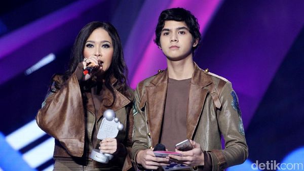 Kecenya Al Ghazali saat Berduet Bareng Maia Estianty
