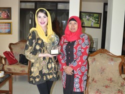 Wow, Batik Trenggalek Dipakai Miss Universe di Acara World Peace Festival