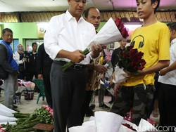 Anies Cuma Punya 3 Kemeja Putih untuk Dipakai Kampanye Tiap Hari