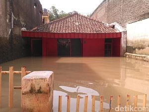 Banjir 1,5 Meter Merendam Dayeuhkolot Kabupaten Bandung