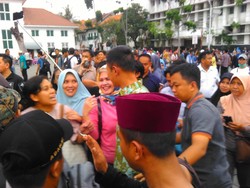 Agus Yudhoyono Keliling Kota Tua, PKL Curhat Tak Bisa Jualan Lagi