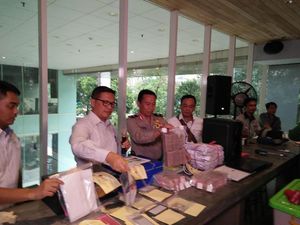 Petinggi Pelindo III Gunakan PT AMK Sebagai Perusahaan Kamuflase untuk Pungli Petinggi Pelindo III Gunakan PT AMK Sebagai Perusahaan Kamuflase untuk Pungli