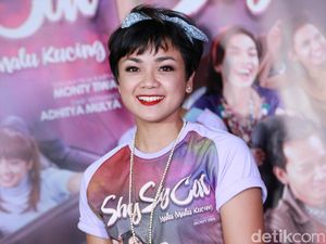 Gaya Nirina Zubir dengan Bandana