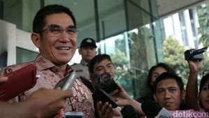 Mantan Ketua MK Hamdan Zoelva Diperiksa KPK