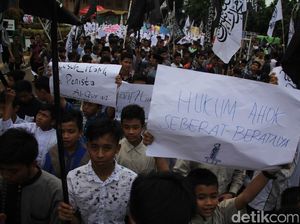 Di Cirebon, Ribuan Orang Demo Soal Ahok
