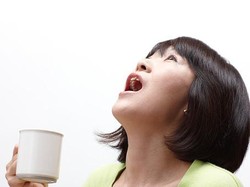 Gubernur Osaka Klaim Obat Kumur Povidone Iodine Ampuh Cegah Penularan Corona