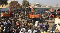 Tabrakan Kereta di Pakistan, 16 Orang Tewas