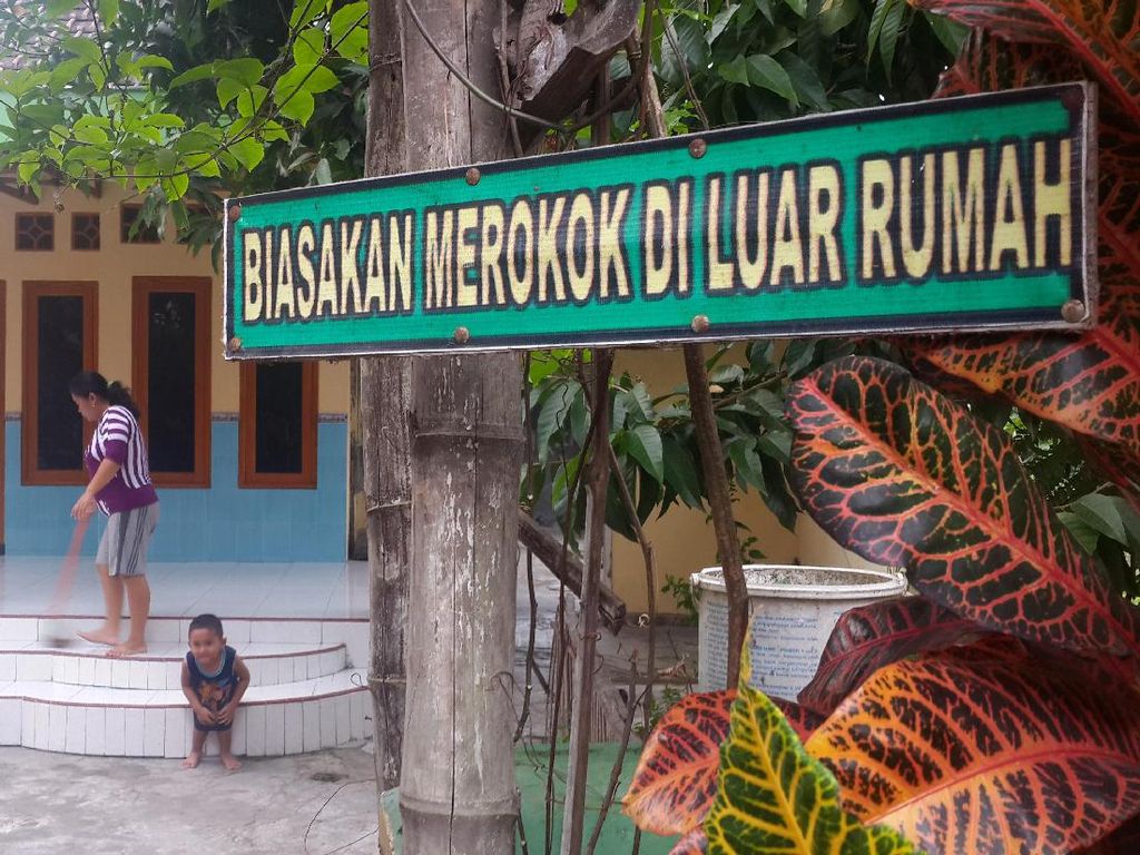 Kawasan Tanpa Rokok Diperbanyak, Cukai Naik Dinilai Tetap Lebih Efektif Kawasan Tanpa Rokok Diperbanyak, Cukai Naik Dinilai Tetap Lebih Efektif