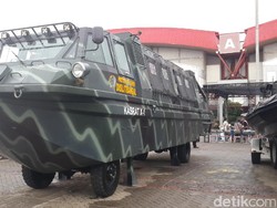 Melihat Kendaraan Amfibi TNI AL dan Pendeteksi Gerak Pesanan Kopassus