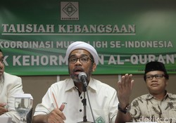 Dipolisikan soal Ketum Bakomubin, Ngabalin: Selesaikan di Internal