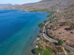 Lewat Jalanan Fotogenik di Sumbawa, Kalau Tidur Rugi