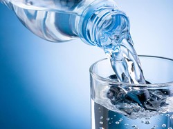 Air Minum yang Baik Dikonsumsi Menurut Nutrisionis