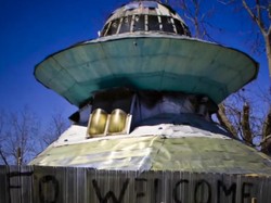 Cerita Orang yang Bikin Piring Terbang Supaya Alien Datang