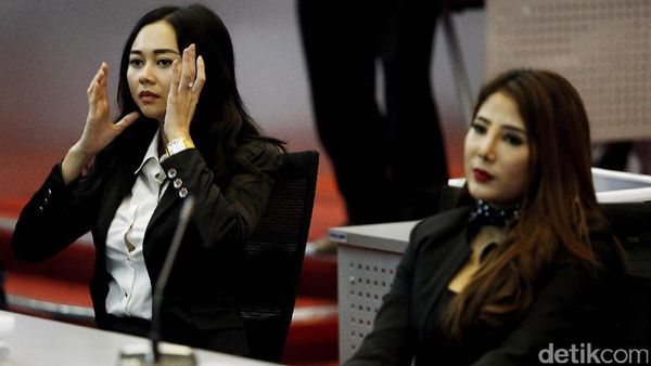 Model Majalah Pria Dewasa Belajar Jual Beli Saham