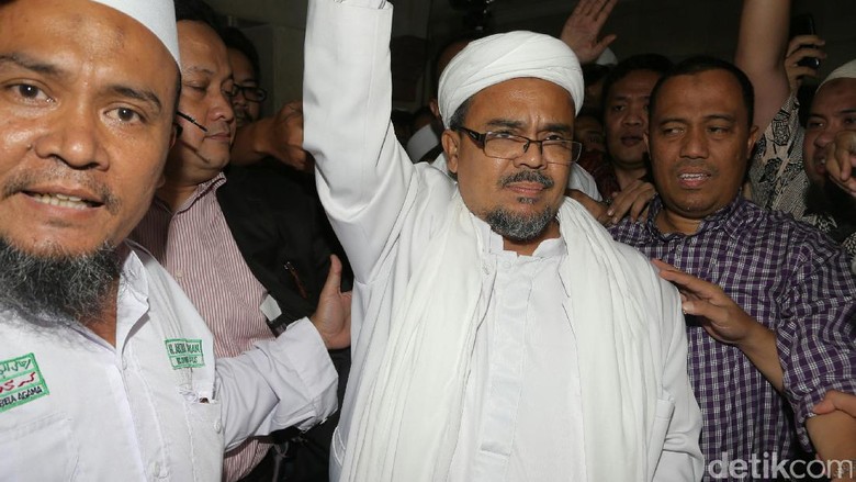 Habib Rizieq Minta Film G30S/PKI Terus Diputar Habib Rizieq Minta Film G30S/PKI Terus Diputar