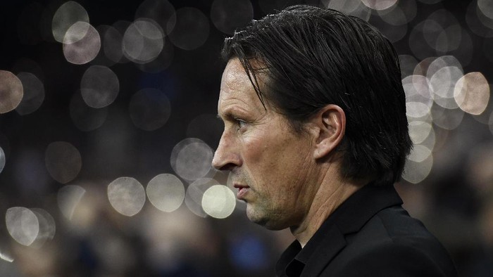 leverkusen-Schmidt Britain Football Soccer - Tottenham Hotspur v Bayer Leverkusen - UEFA Champions League Group Stage - Group E - Wembley Stadium, London, England - 2/11/16 Bayer Leverkusen coach Roger Schmidt before the match Reuters / Dylan Martinez Livepic EDITORIAL USE ONLY.