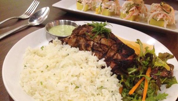 Mencicip Ayam Panggang Berempah dan Mocktail Segar Gaya Peru