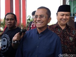 Sudah 5 Jam Lebih, Dahlan Iskan Masih Diperiksa  Kejati Jatim