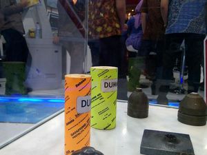 Kecil Cabai Rawit, Dinamit  Made In Subang Bisa Bikin Lubang Sedalam 10 Meter Kecil Cabai Rawit, Dinamit  Made In Subang Bisa Bikin Lubang Sedalam 10 Meter