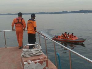 Update TKI Korban Kapal Tenggelam: 40 Selamat, 54 Meninggal dan 7 Masih Dicari Update TKI Korban Kapal Tenggelam: 40 Selamat, 54 Meninggal dan 7 Masih Dicari