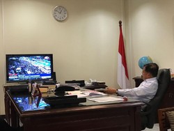 JK Pantau Demo 4 November dari Ruang Kerjanya