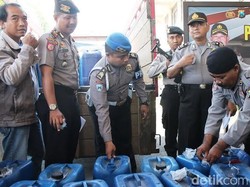 Penyelundupan Ribuan Liter Arak Bali Digagalkan di Banyuwangi