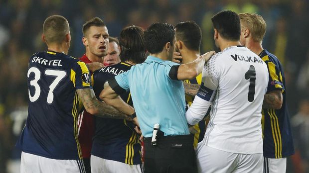 <I>Half Time</I>, MU Tertinggal 0-1 dari Fenerbahce