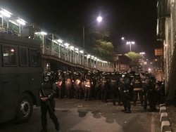 TNI dan Polisi Bergerak ke Demonstran di Penjaringan, Tembakkan Gas Air Mata