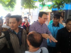 Tinjau Trotoar di Muara Karang, Ahok Tegur Dinas PU
