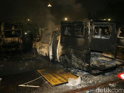 21 Kendaraan Dinas TNI-Polri Rusak di Demo 4 November, 3 Dibakar