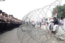 Kala Kawat Baja Berduri Jadi Benteng Terdepan Istana Vs Pendemo