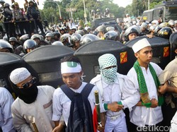 Hindari Aksi 2 Desember, Pengusaha Pergi ke Bali dan Singapura