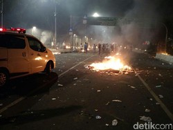 Massa Buat Ricuh di Penjaringan, Minimarket Dirusak