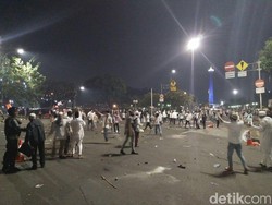 Suasana Depan Istana Mulai Kondusif, 3 Polisi Terluka