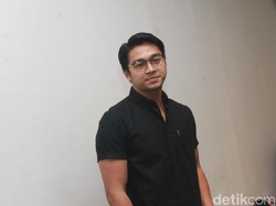 Fokus Akting, Deva Mahenra Juga Suka Bermusik