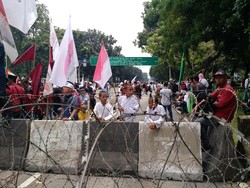 Bocah dan Para Remaja Ini Ikut Demo 4 November di Depan Istana
